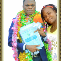 Couple mutamba dans une soutenance publique